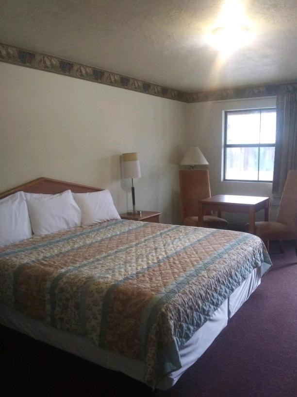 Whispering Creek Lodging & Rv Resort Newton Экстерьер фото