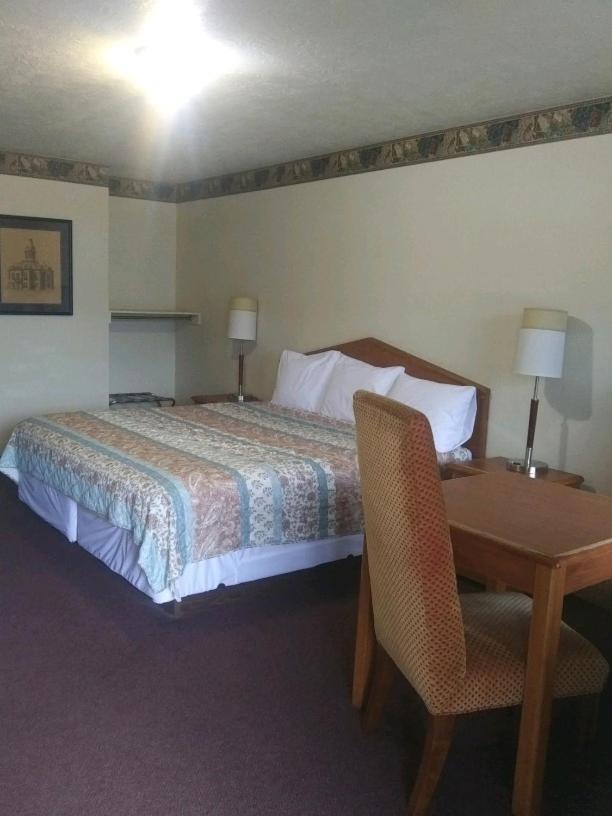 Whispering Creek Lodging & Rv Resort Newton Экстерьер фото