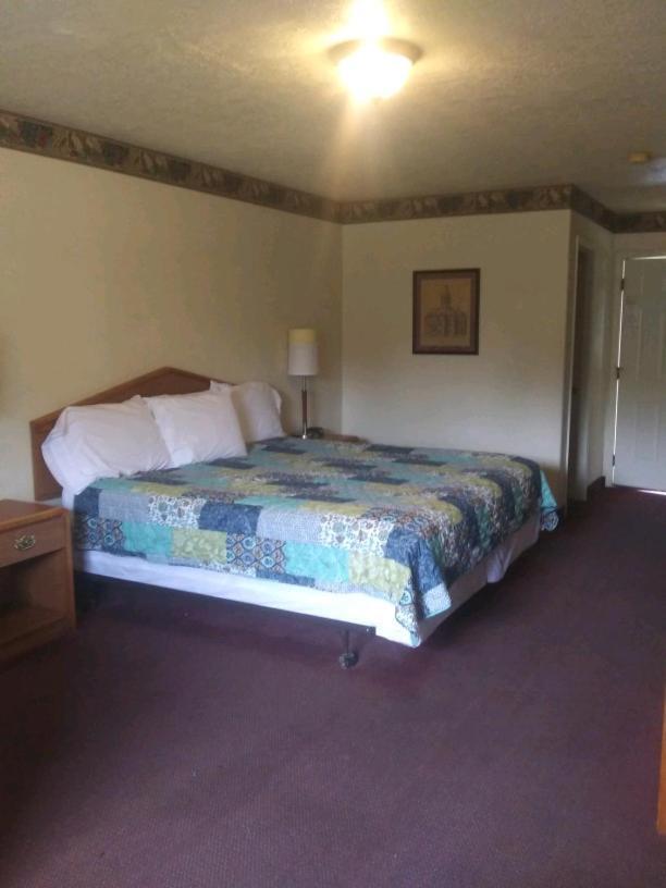 Whispering Creek Lodging & Rv Resort Newton Экстерьер фото