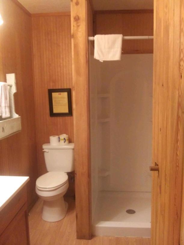 Whispering Creek Lodging & Rv Resort Newton Экстерьер фото
