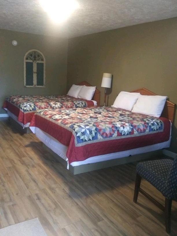 Whispering Creek Lodging & Rv Resort Newton Экстерьер фото